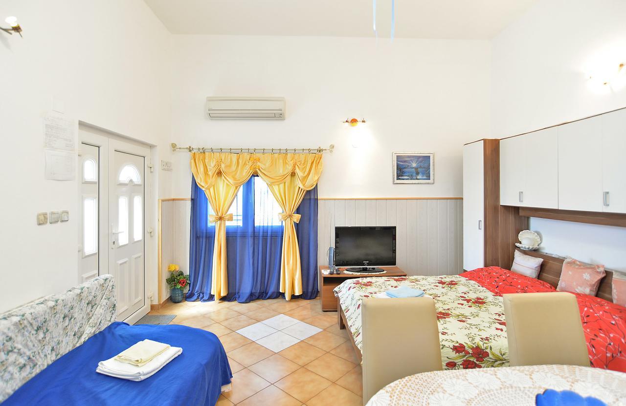 Apartments Dino 1374 Pula Zewnętrze zdjęcie