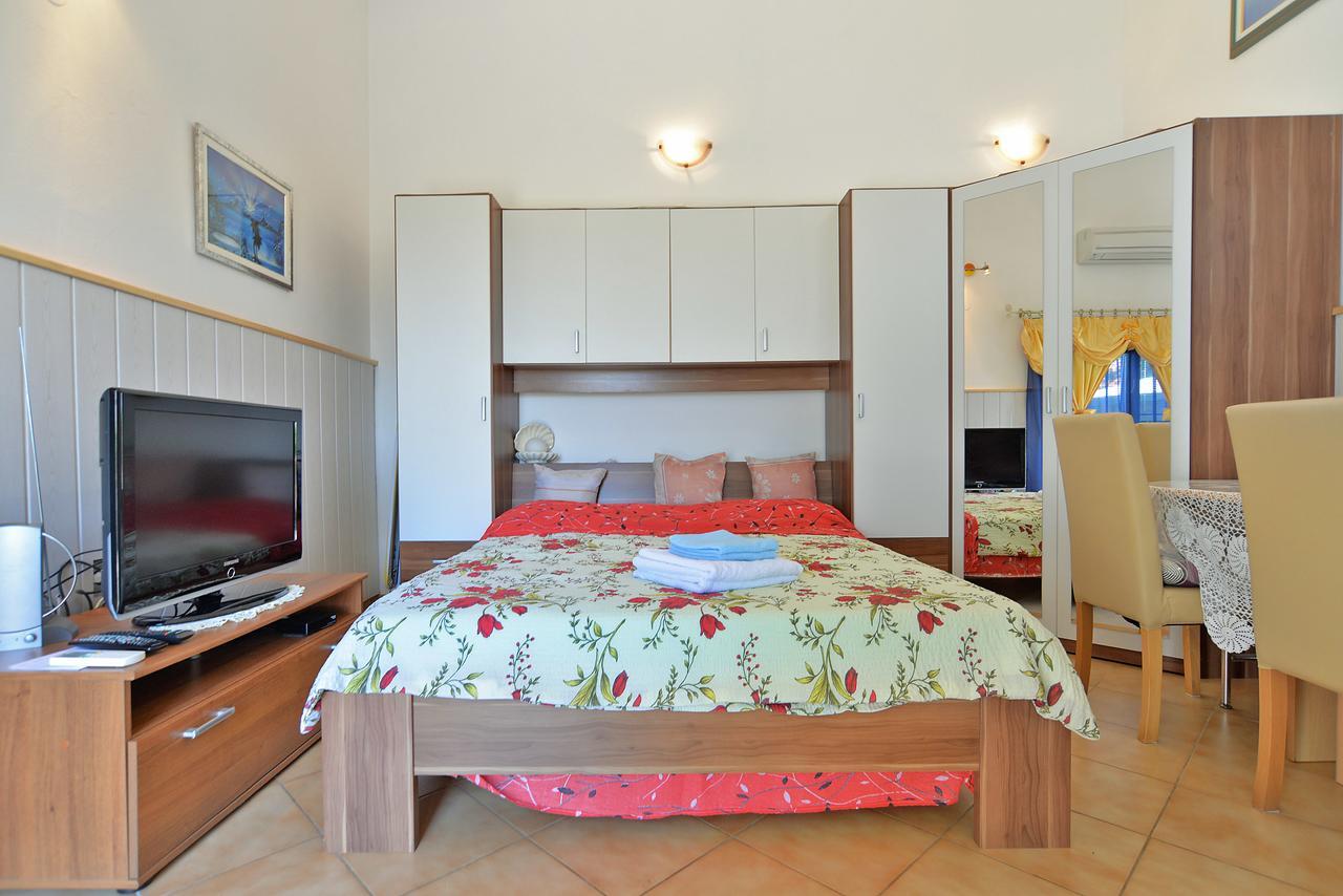 Apartments Dino 1374 Pula Zewnętrze zdjęcie