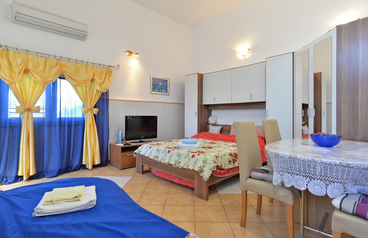 Apartments Dino 1374 Pula Zewnętrze zdjęcie